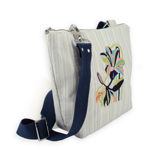 Silver-Ondulante-women’s-embroidered-woven-shoulder bag