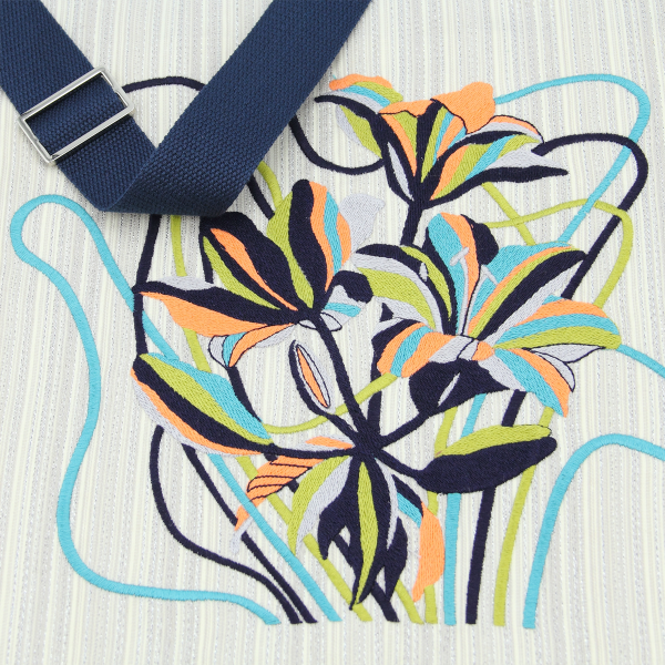women’s-embroidered-woven bag-fleurs ondulantes-silver