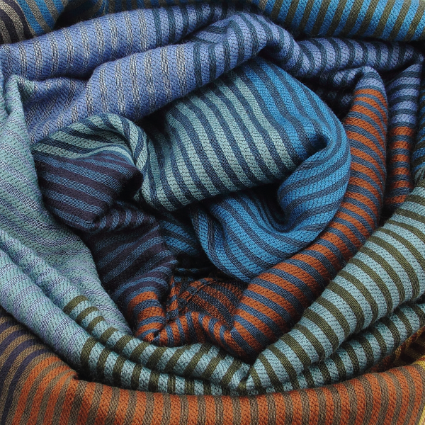 Stole-unisex-Kaleida-wool-cotton-silk-blue-brown-duck