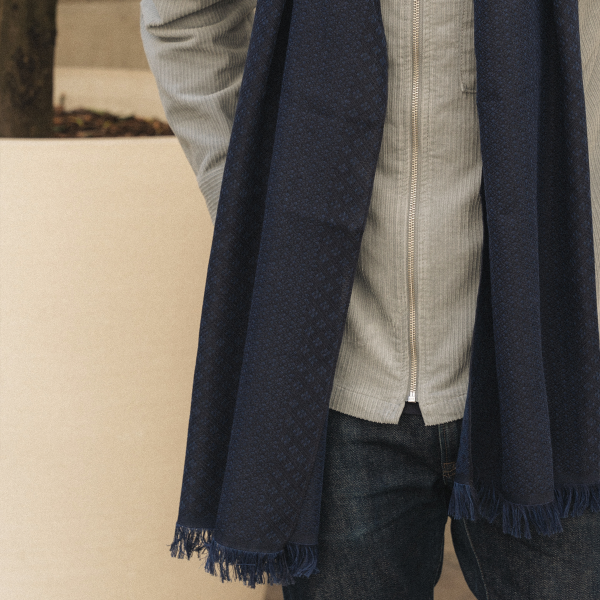 Losange-bleu-cotton-silk-cashmere-men’s-scarf