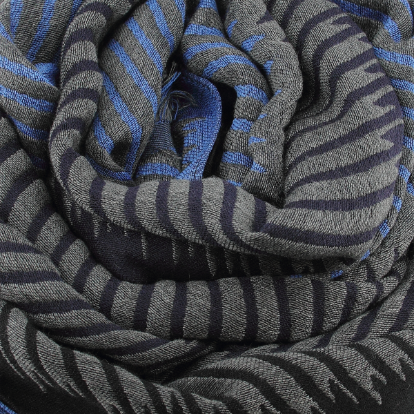 Blue-gray-silk-Merino wool-cashmere-men’s-scarf-Classique