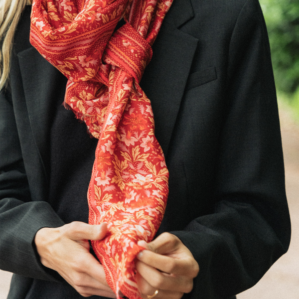 Women's-red-cotton-silk-printed-scarf-Jardin