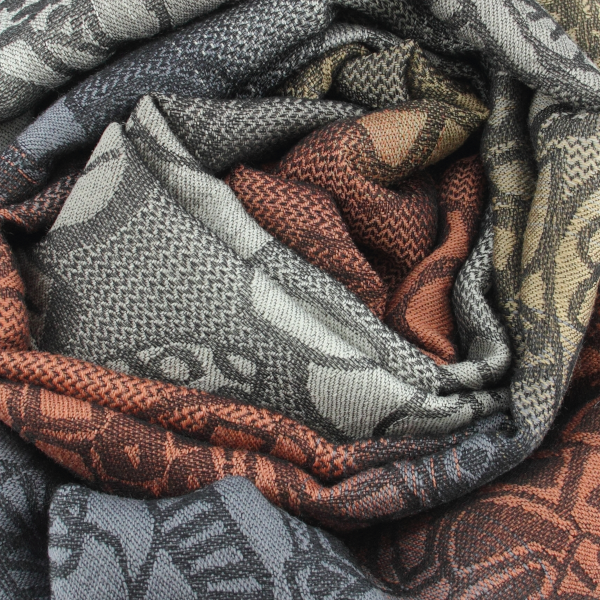 Grey-terracotta-rayon-Merino wool-women’s-scarf-Style